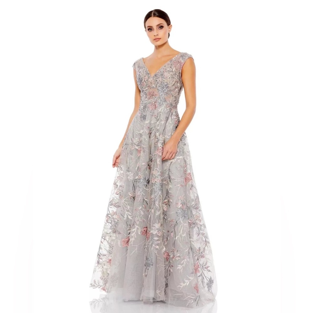 Mac Duggal Embroidered Illusion Cap Sleeve A Line Gown Size 6 Gray Style 20263